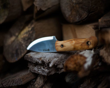Helle Mandra Les Stroud Small Bushcraft Knife Review