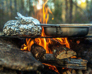 Four simple tools to gather food in the wilderness