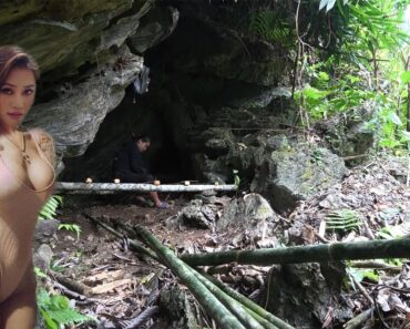 Solo Bushcraft & Camp, Make Shelter Under The Big Rock – Wilderness Survival Alone – LIVING OFF GRID