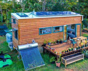 Amazing Off-The-Grid Tiny House Has Absolutely Everything! – Revisited