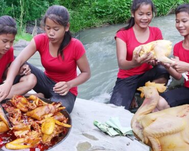 Survival cooking in forest- Chicken curry delicious for lunch near river