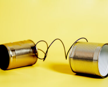 A Prepper’s Tutorial To Communicating In An Emergency