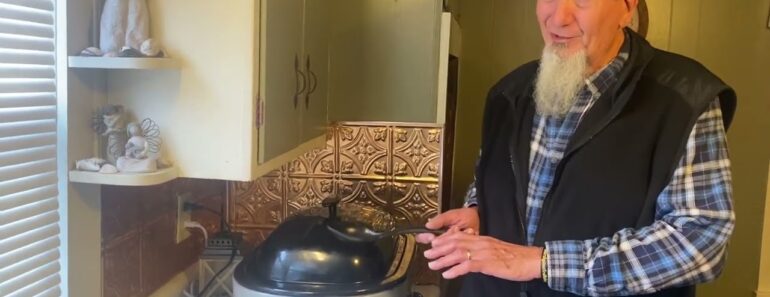 Hoosier Preppers: Home Canning Turkey Bone Broth and Turkey Meat