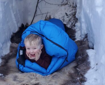 Deep Snow Survival Camping in Alaska – Building a Winter Survival Shelter
