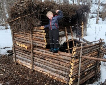 8 Days Camping & Building a Bushcraft Survival Shelter with My 5 yr old Son